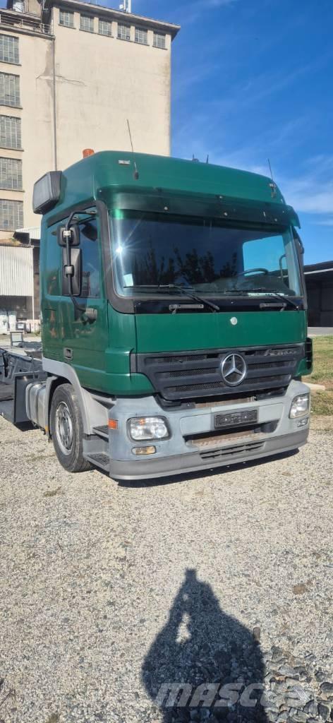 Mercedes-Benz Actros Камиони за превоз на горски машини
