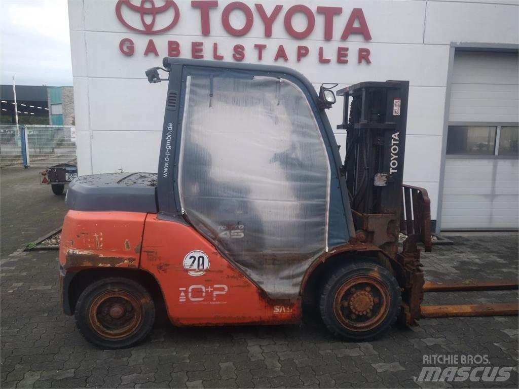 Toyota 40-8FD40N Дизелови камиони