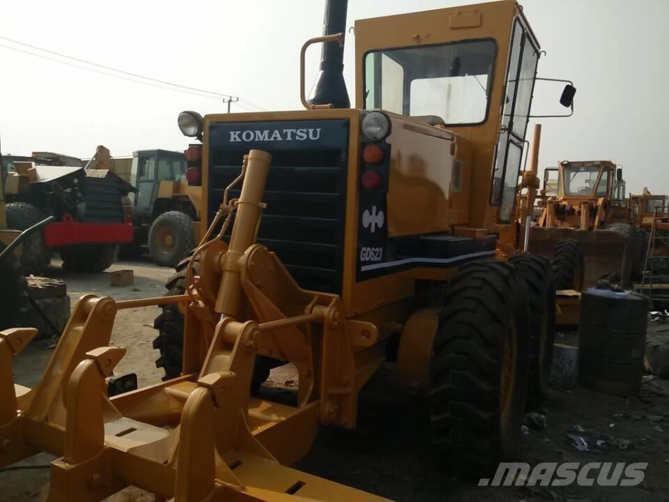 Komatsu GD 623 Грейдери