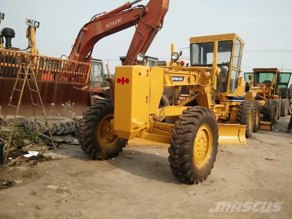Komatsu GD 623 Грейдери