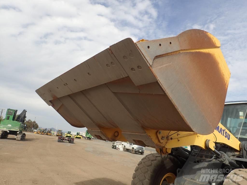 Komatsu WA475-10 Колесни товарачи