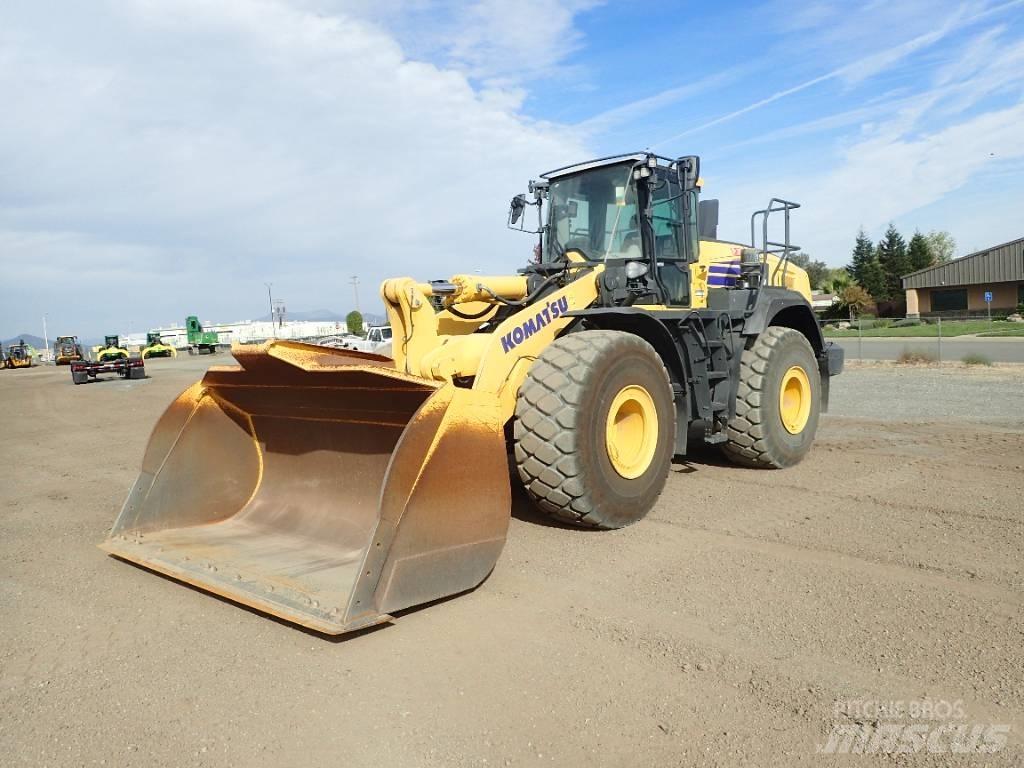 Komatsu WA475-10 Колесни товарачи