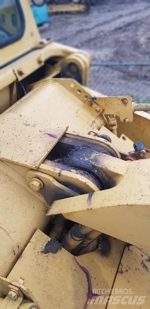 CAT 953 Верижен товарач