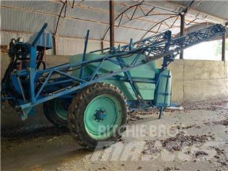 Berthoud Major 3200 Прикачни пръскачки
