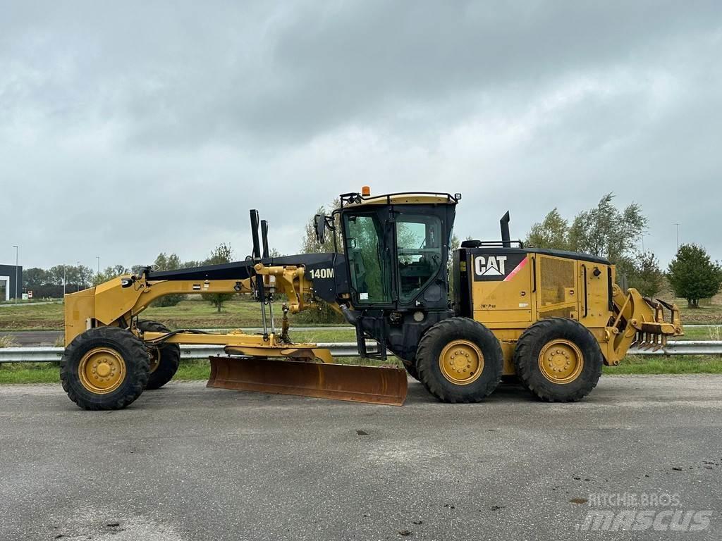 CAT 140M Грейдери