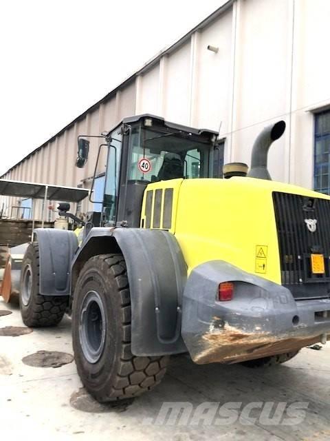 CASE 821G Колесни товарачи