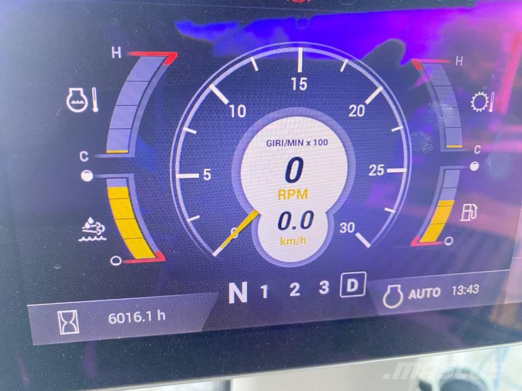 CASE 821G Колесни товарачи