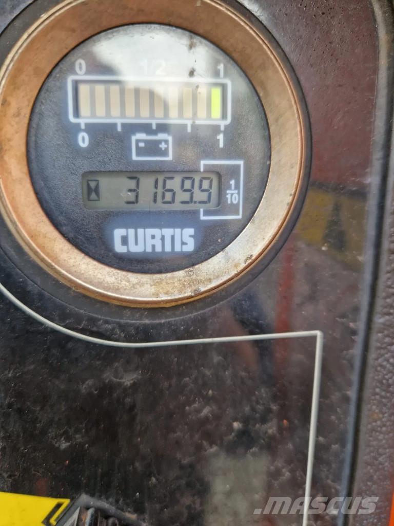 JLG E600 Съчленени стрелови подемници