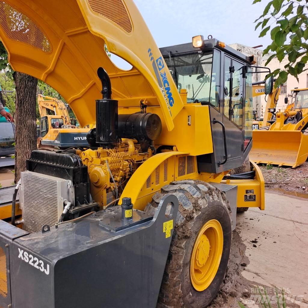 XCMG XS 223 J Еднобарабанни ролки
