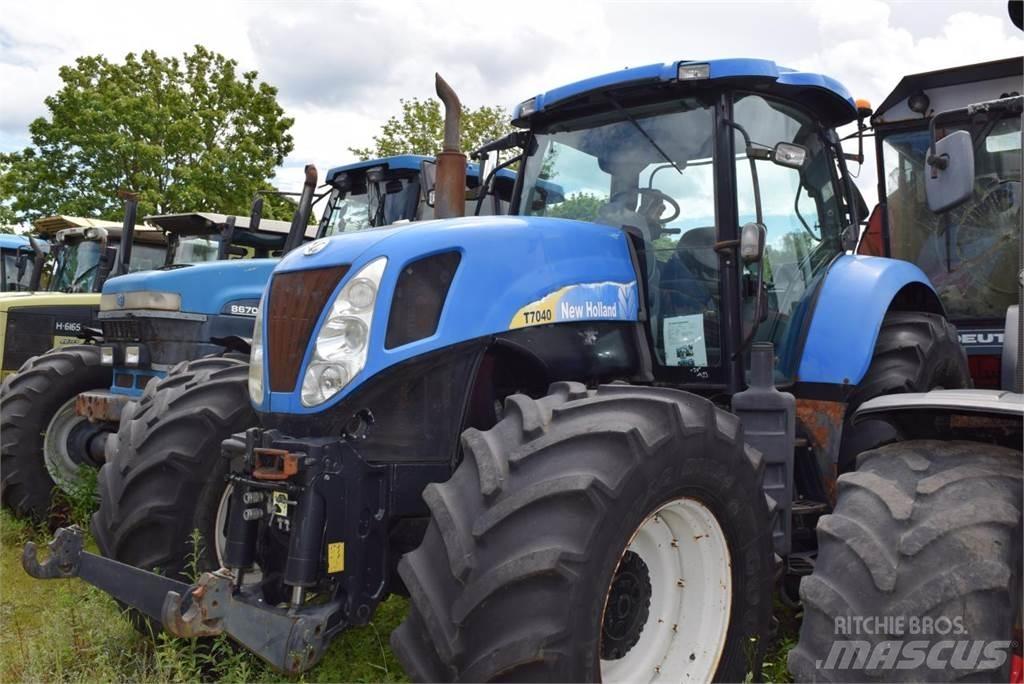 New Holland T 7040 Трактори