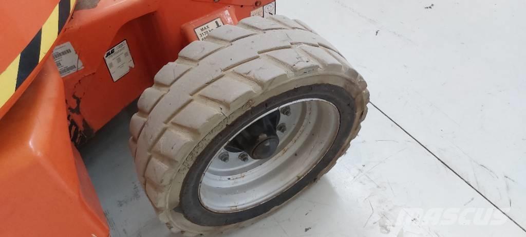 JLG E 450 AJ Съчленени стрелови подемници