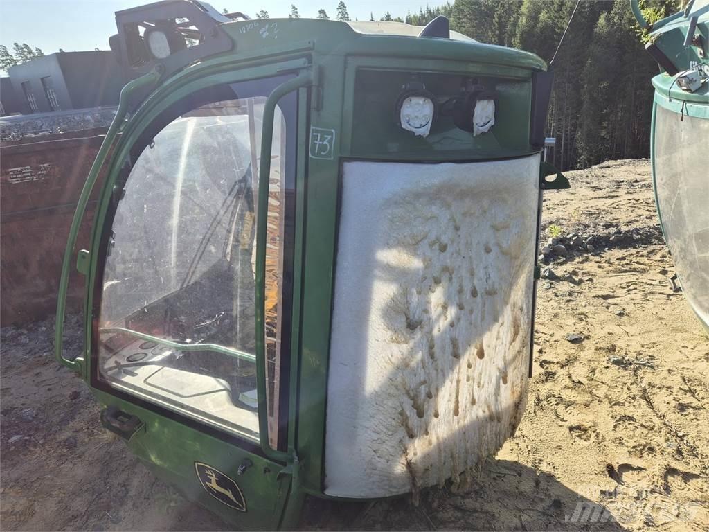 John Deere 1270G Кабина