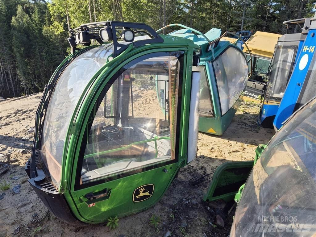 John Deere 1270G Кабина