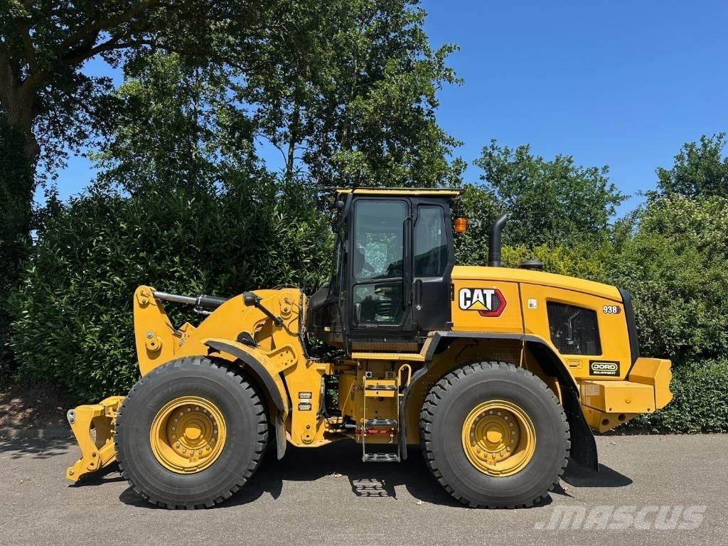 CAT 938 Колесни товарачи