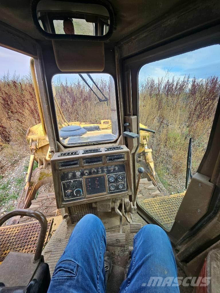 CAT D6h Верижни булдозери
