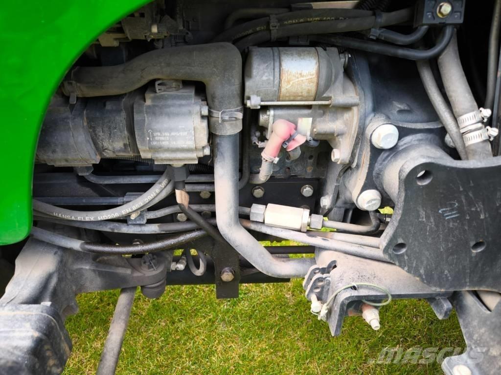 John Deere 3720 Компактни трактори