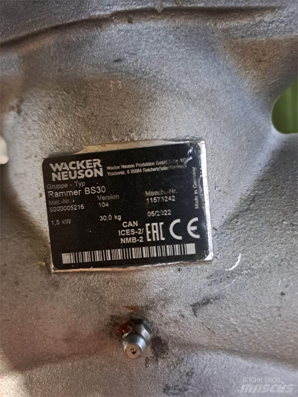 Wacker Neuson BS30 Пробки