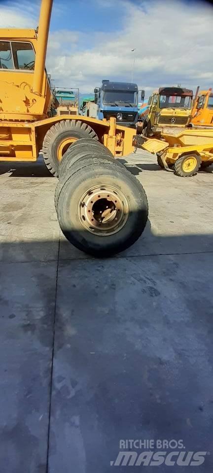 Bridgestone 13R22.5 Гуми