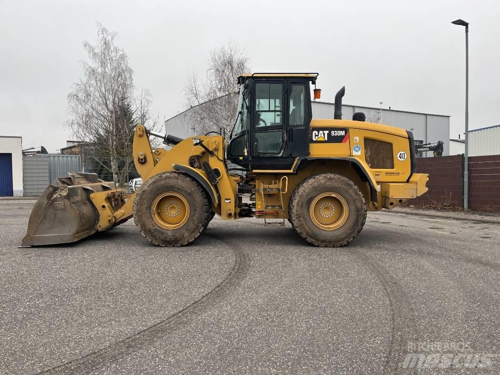 CAT 930M Колесни товарачи