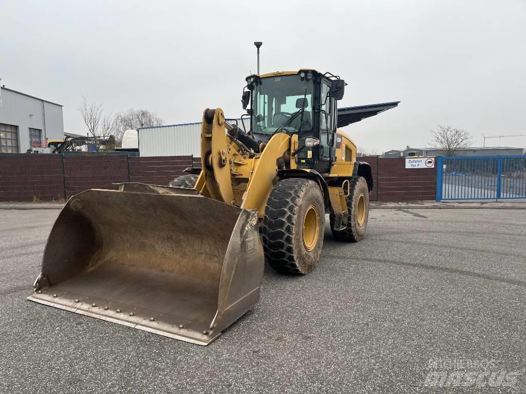CAT 930M Колесни товарачи