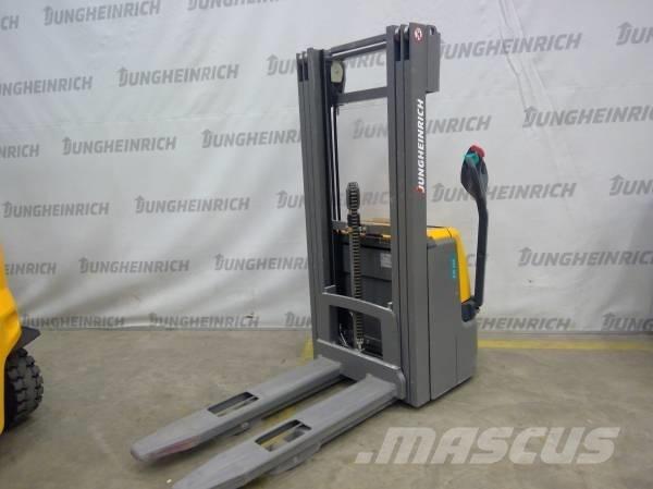 Jungheinrich EJC 112 Колички високоповдигачи с теглич