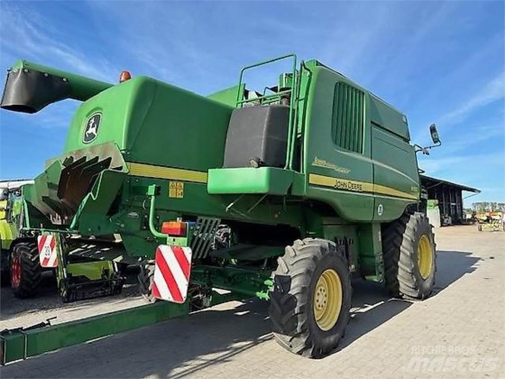John Deere W550 Комбайни