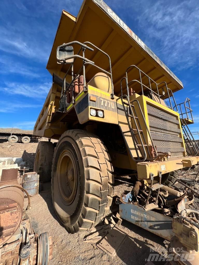 CAT 777 D Странични самосвали