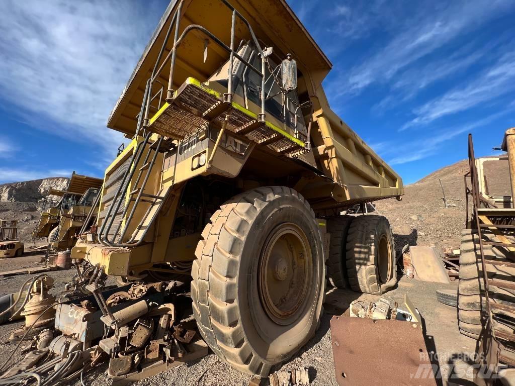 CAT 777 D Странични самосвали