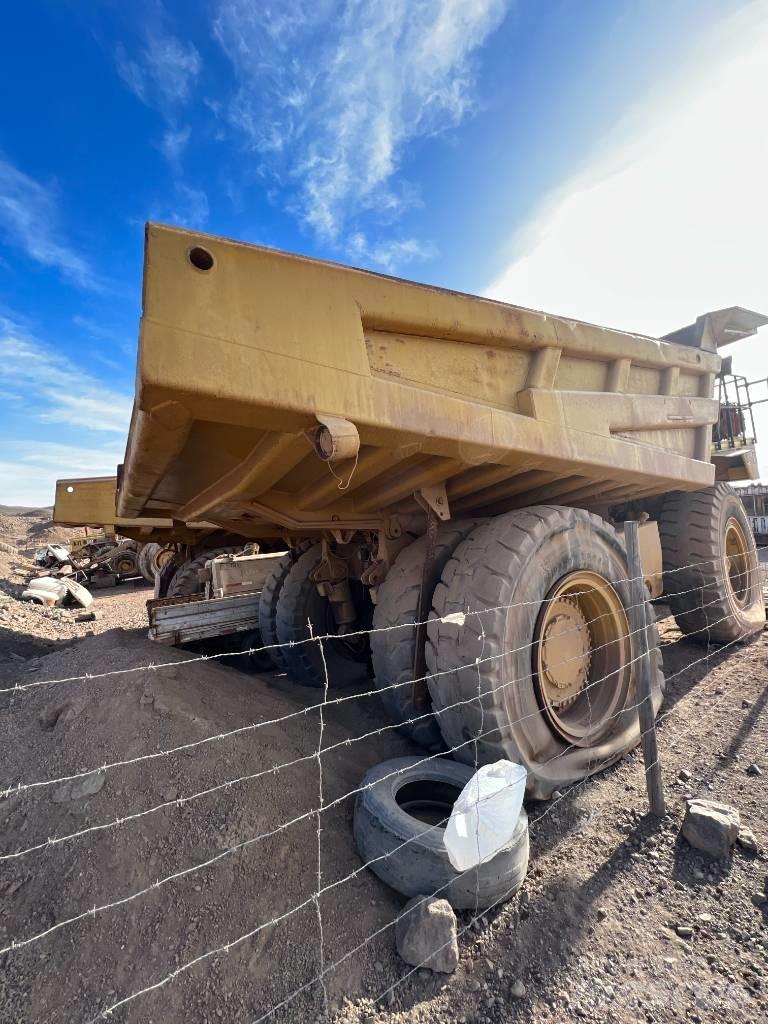 CAT 777 D Странични самосвали