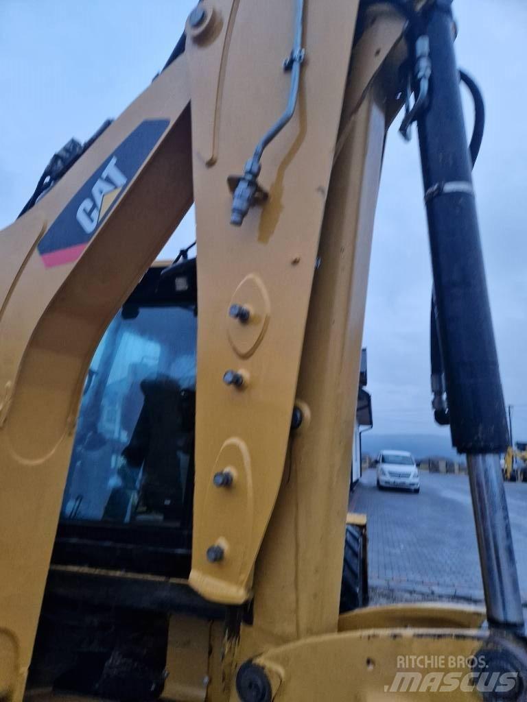 CAT 432 F Товарач със заден ексватор