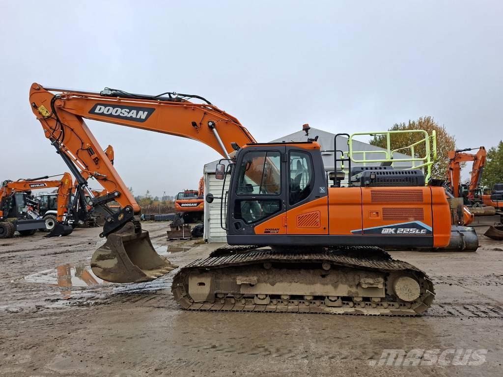 Doosan DX 225 LC Верижен екскаватор