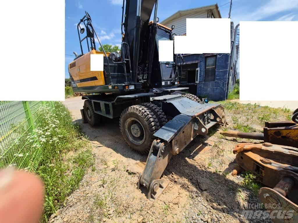 Hyundai HW 210 A Колесни екскаватори
