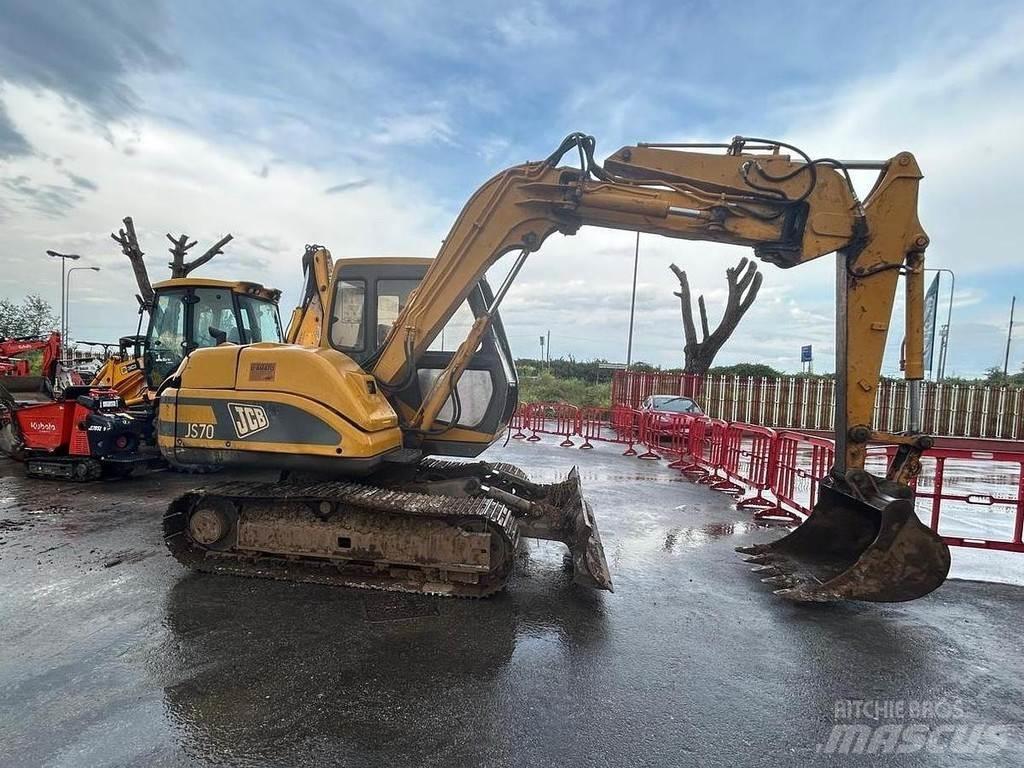 JCB JS70 Средни екскаватори 7т - 12т