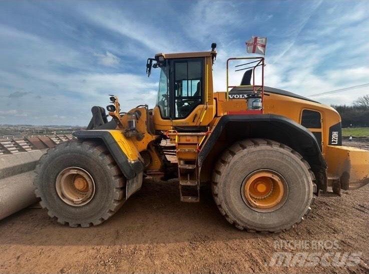Volvo L 220 H Колесни товарачи