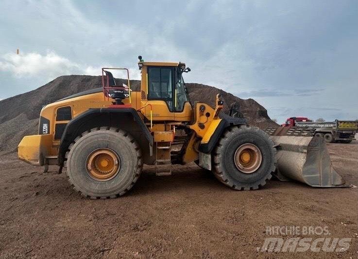 Volvo L 220 H Колесни товарачи