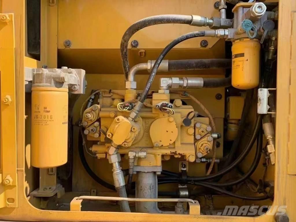 CAT CAT318D Верижен екскаватор