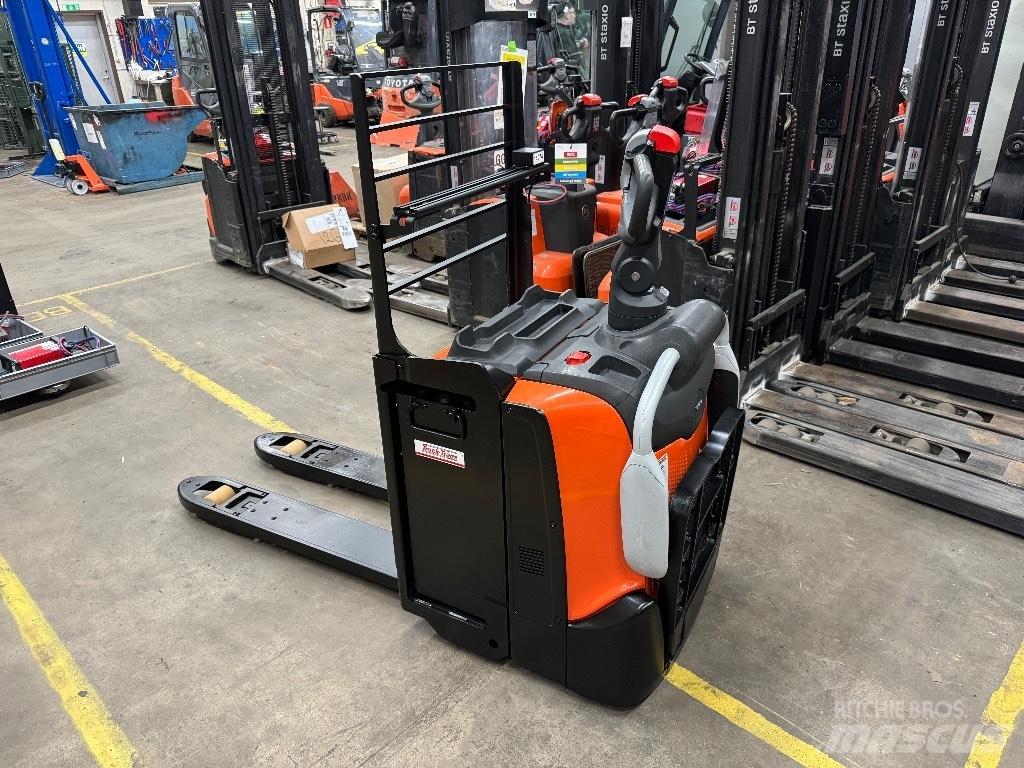 Toyota LPE220 Транспалетни колички с платформи