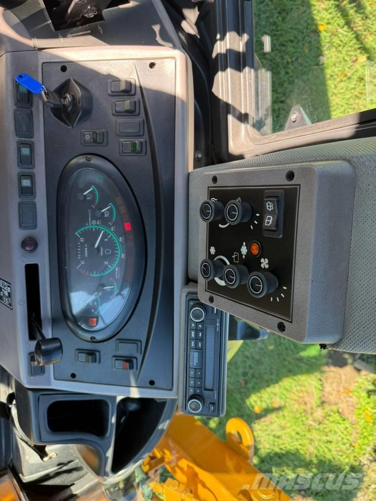 CASE 590 SM Товарач със заден ексватор