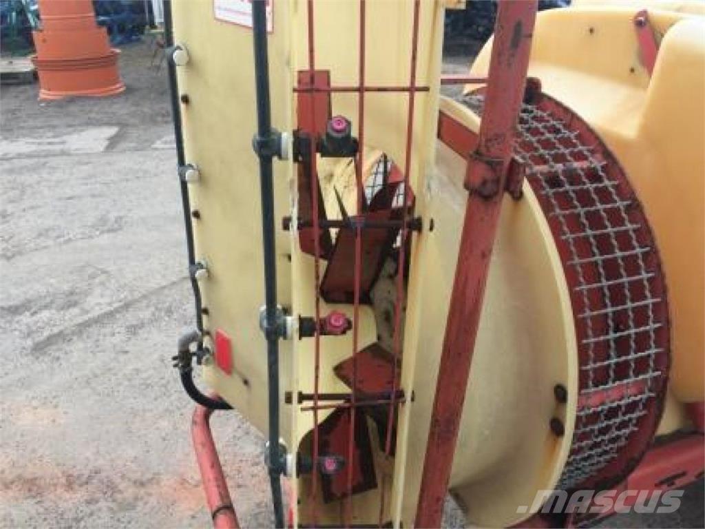 Holder NI 1000 Прикачни пръскачки
