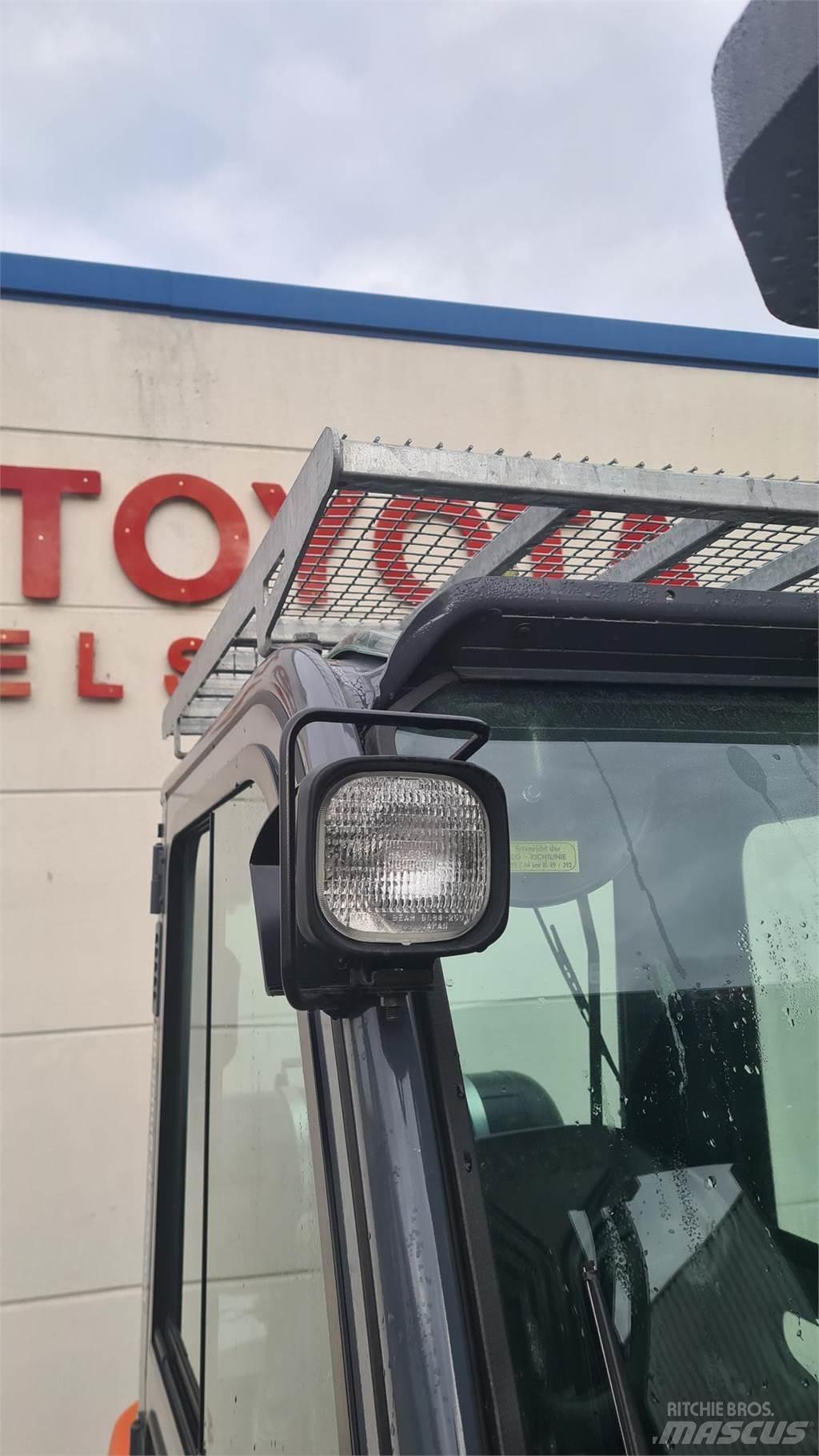 Toyota 02-8FGF30 Камиони с АГУ
