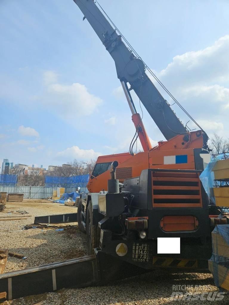 Komatsu LW 250 Кранове за тежък терен