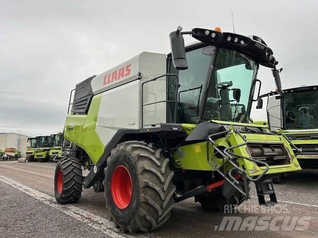 CLAAS TRION 750 Комбайни