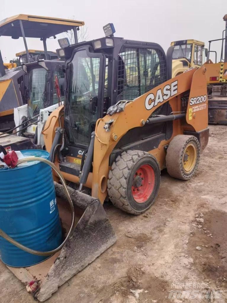 CASE SR 200 Мини товарачи
