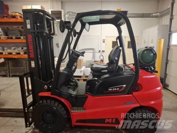 Manitou MI25G Камиони за херавни местности