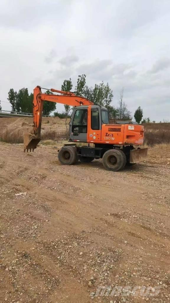 Hitachi ZX130W Колесни екскаватори