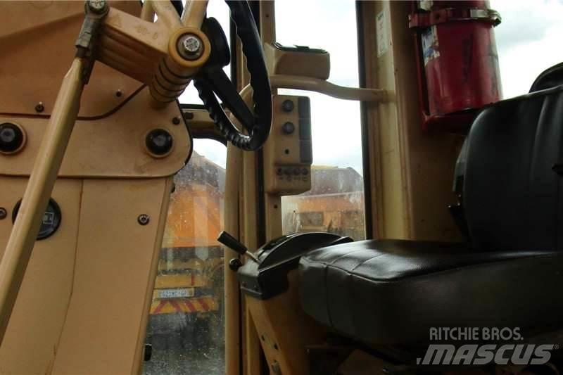CAT 140H Грейдери