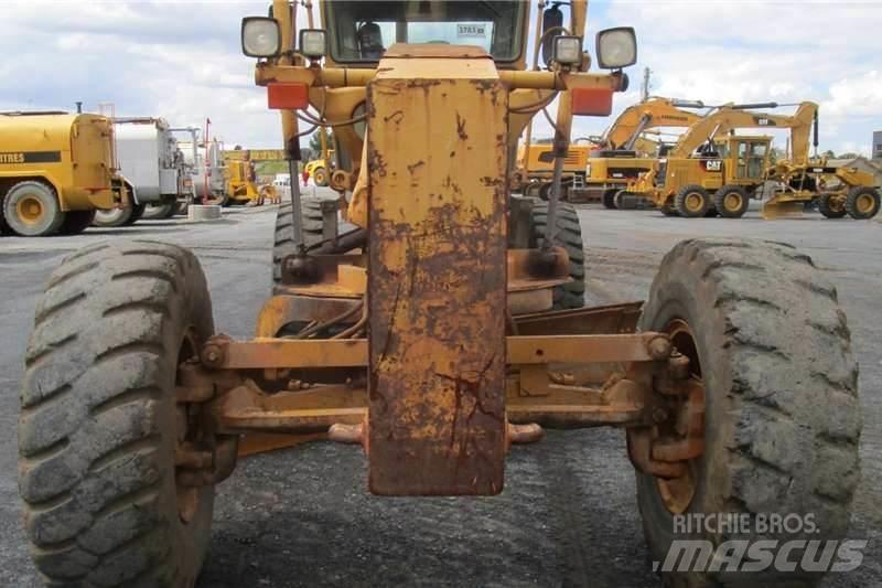 CAT 140H Грейдери