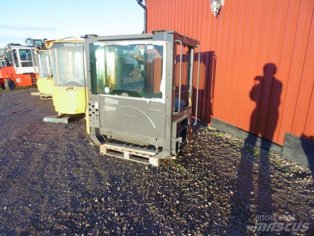  Hytt Volvo L60F Кабина