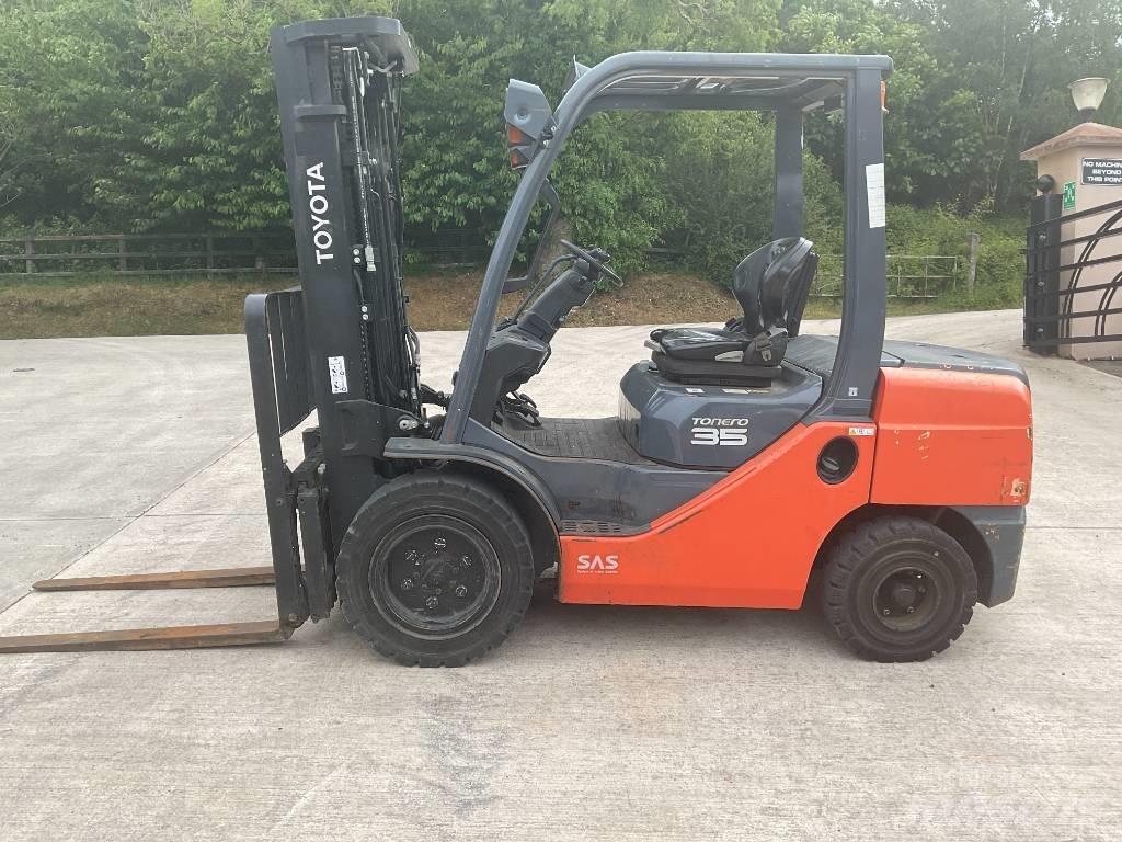 Toyota 02-8 FDJF 35 Дизелови камиони