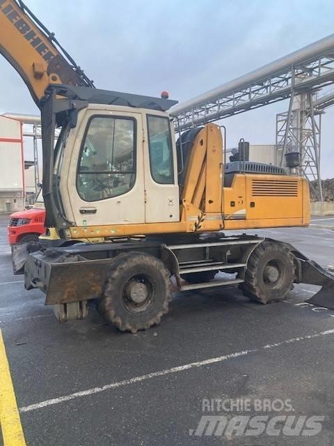 Liebherr 924C-LI Колесни екскаватори